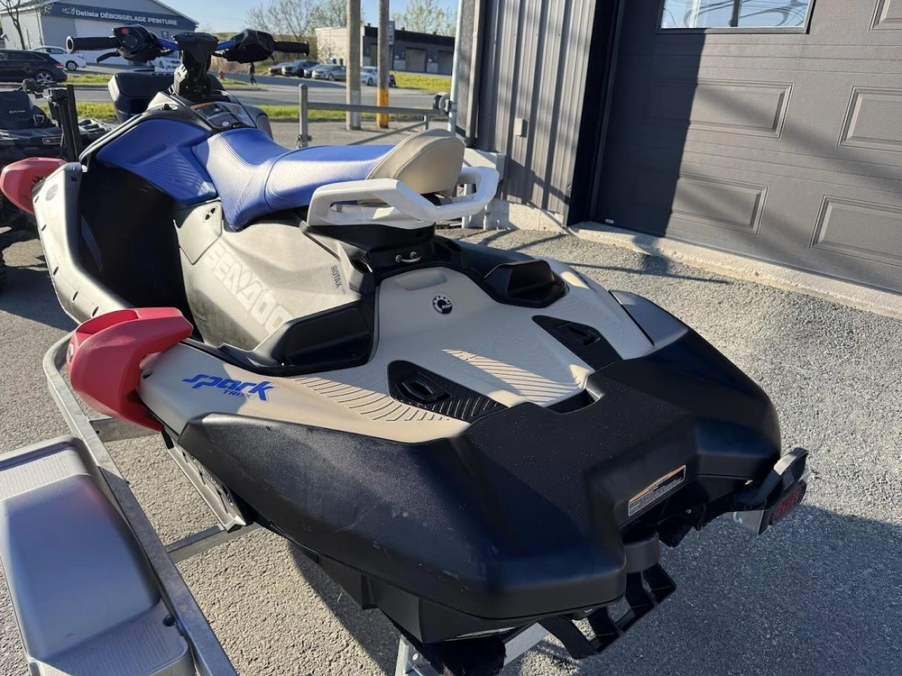 Sea-doo Spark Trixx 3up Audio 2025 alt