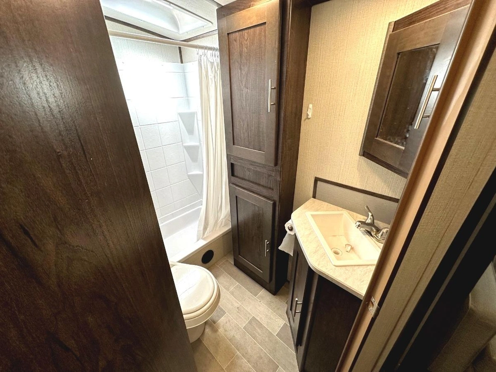2020 Cruiser Rv Embrace El275 alt