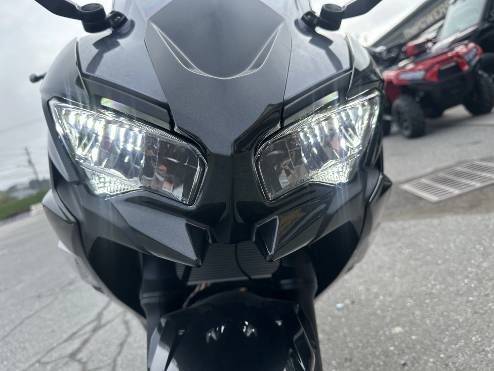 2026 Kawasaki Ninja 650 alt