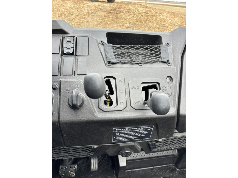 2026 Honda Pioneer 700-2p Dlx alt