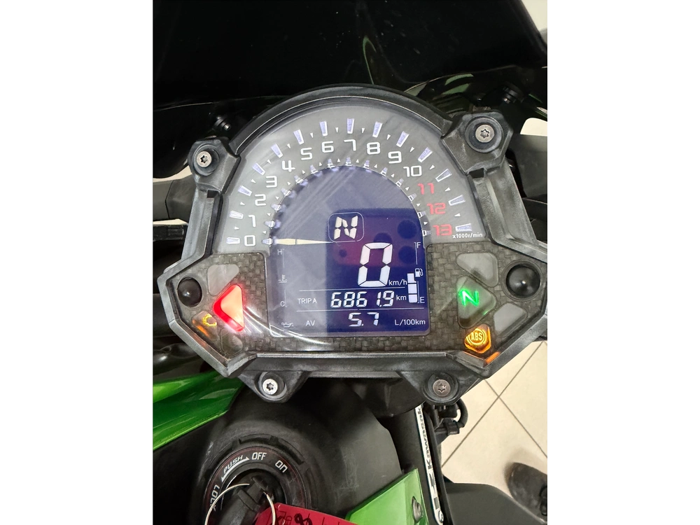 2018 Kawasaki Zr900 alt