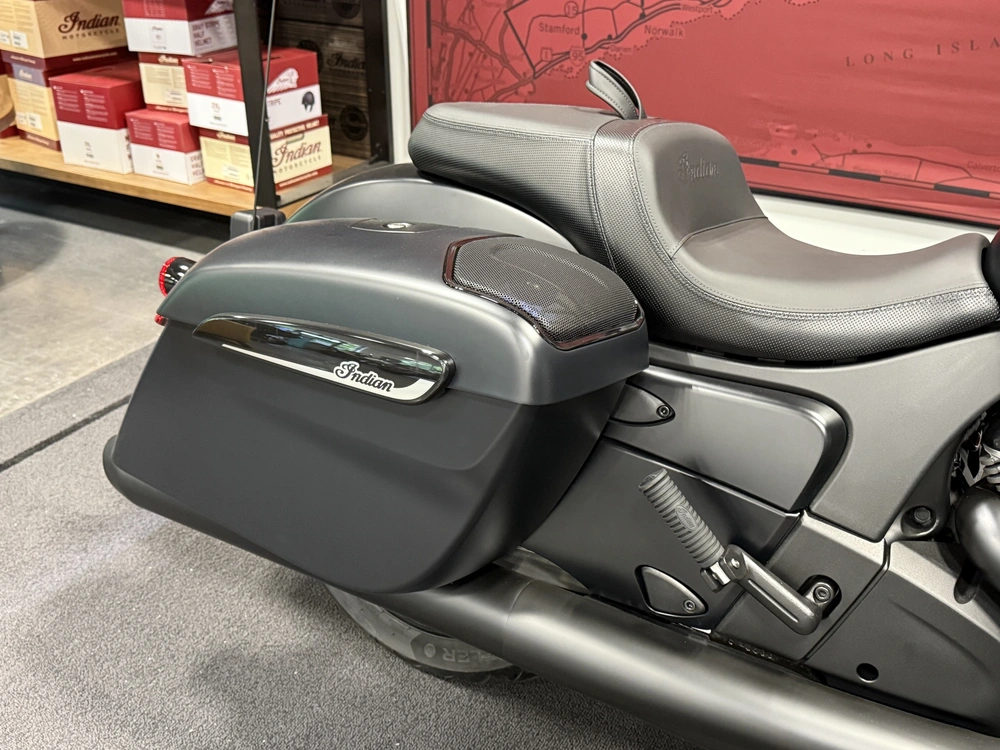 2026 Indian Motorcycle Challenger 112 Dark Horse® With Powerband Audio alt