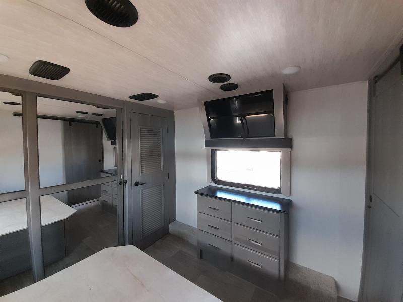 2021 Keystone RV Montana thumbnail 25