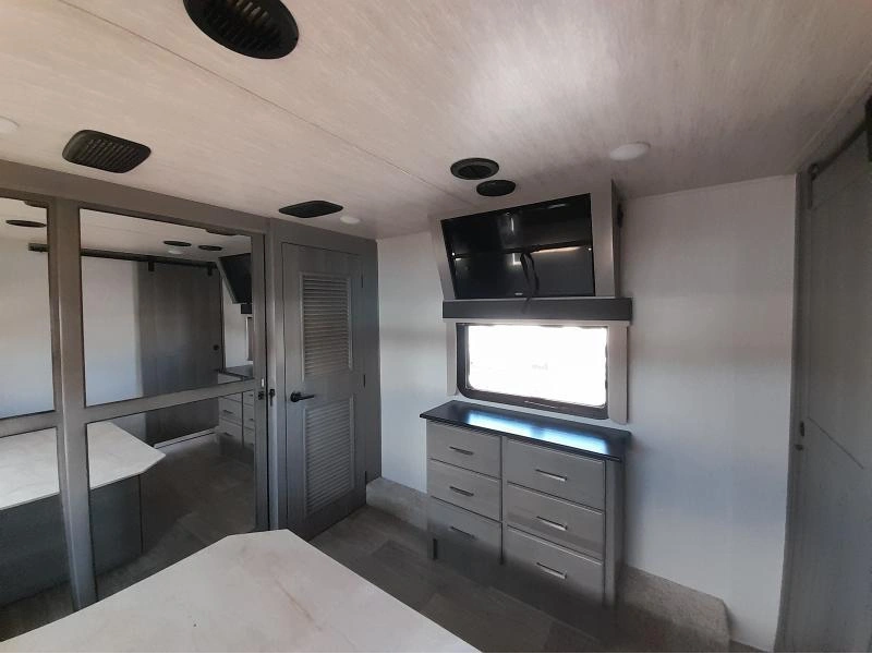 Keystone Rv Montana 3855br 2021 alt