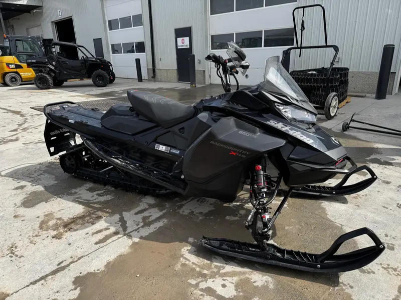 2023 Ski-Doo BACKCOUNTRY 850 XRS 146X2