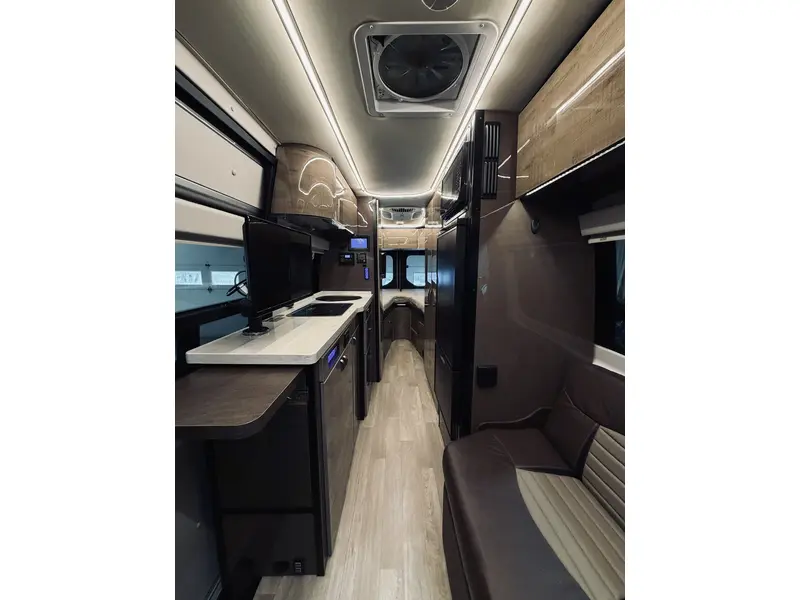 2023 Winnebago ERA 70A thumbnail 10