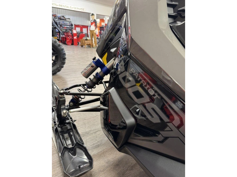 2025 Polaris Boost Indy Vr1 137 Shadow Gray / Gloss Black alt