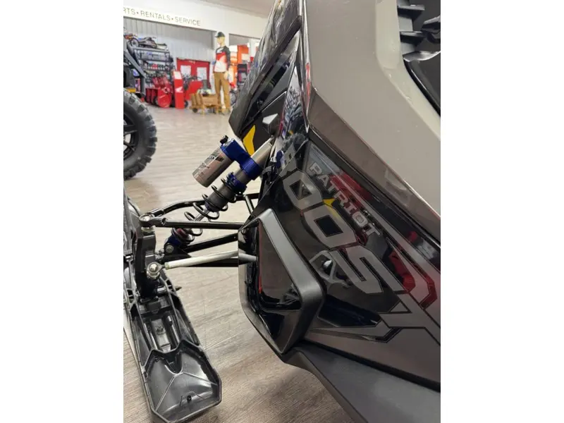 Polaris Boost Indy VR1 137 Shadow Gray / Gloss Black 2025