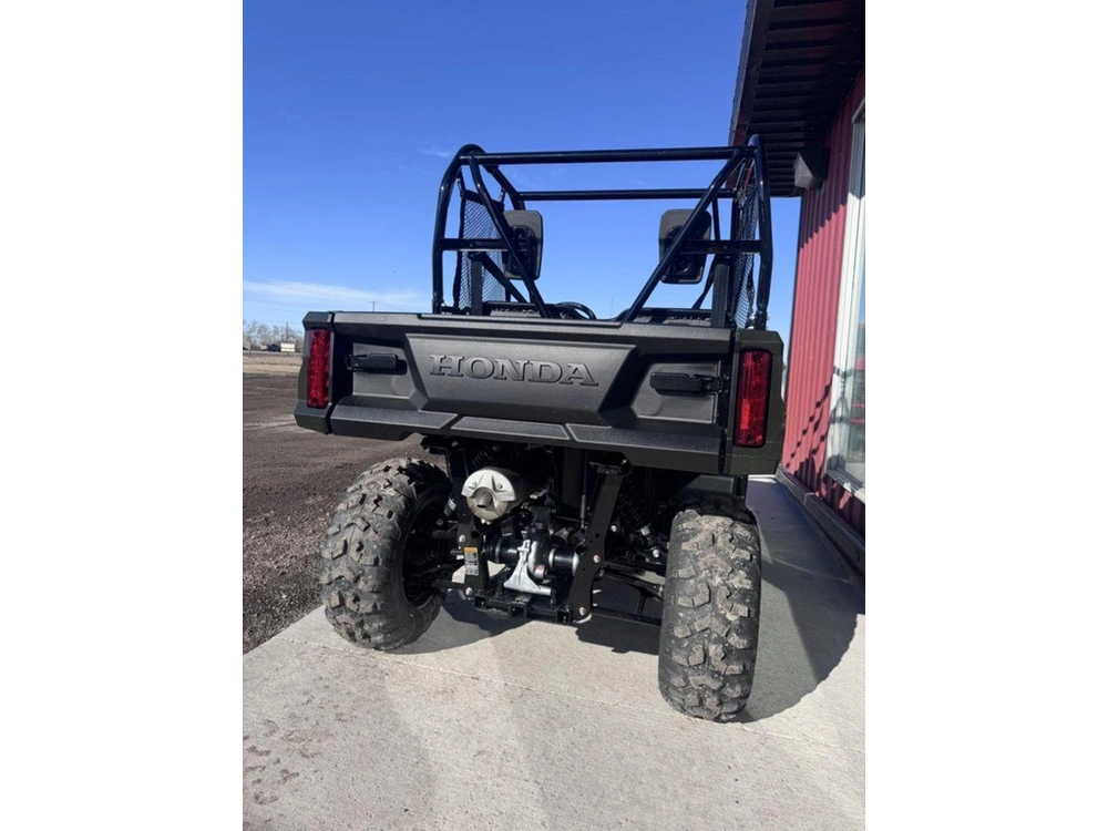 2026 Honda Pioneer 520 alt