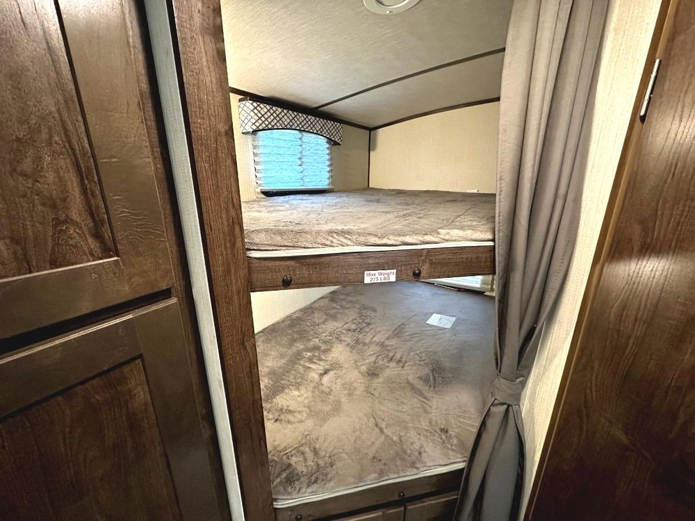 2020 Cruiser Rv Embrace El275 alt