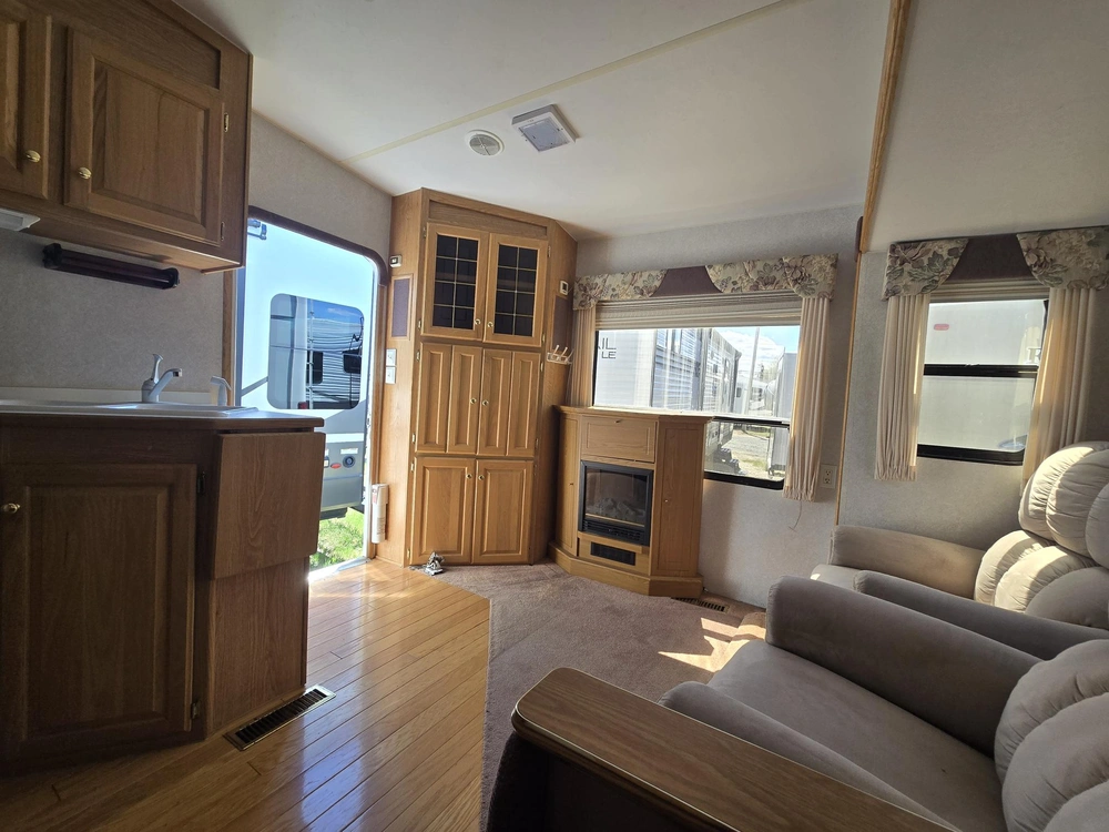 2002 Other Glendale, Titanium 28e33 alt