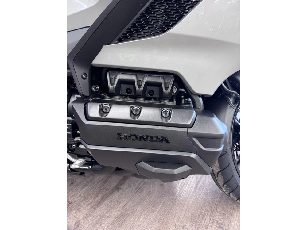 2026 Honda Gold Wing Tour alt