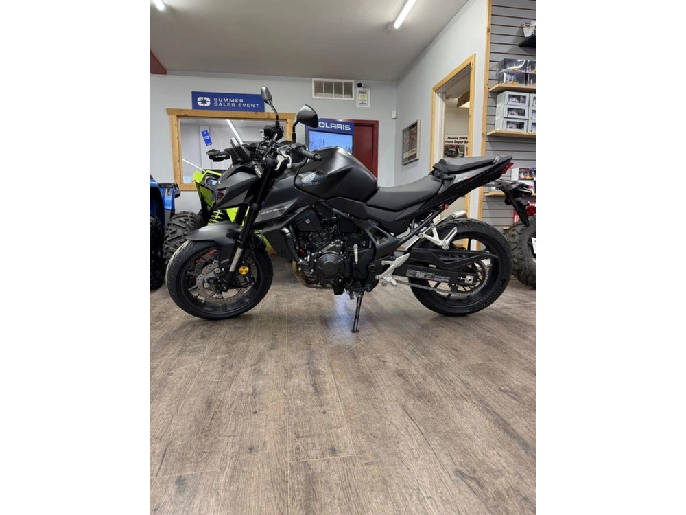 2025 Honda Cb750 alt