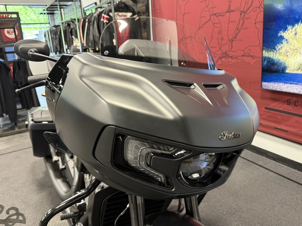 2026 Indian Motorcycle Challenger 112 Dark Horse® With Powerband Audio alt