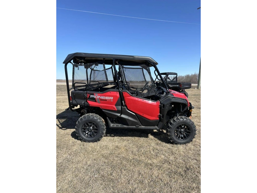 2025 Honda Pioneer 1000-5p Dlx alt