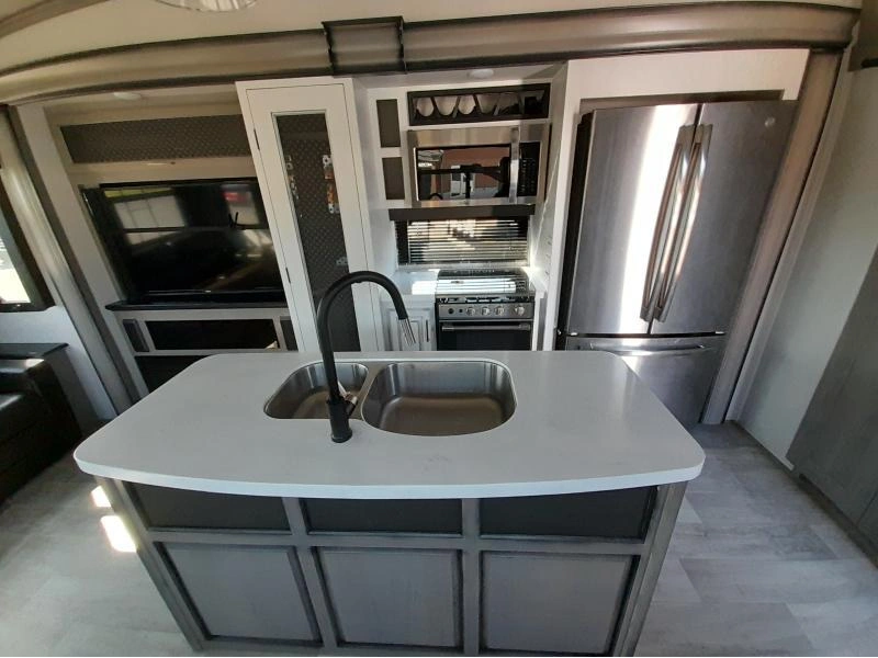 Keystone Rv Montana 3855br 2021 alt