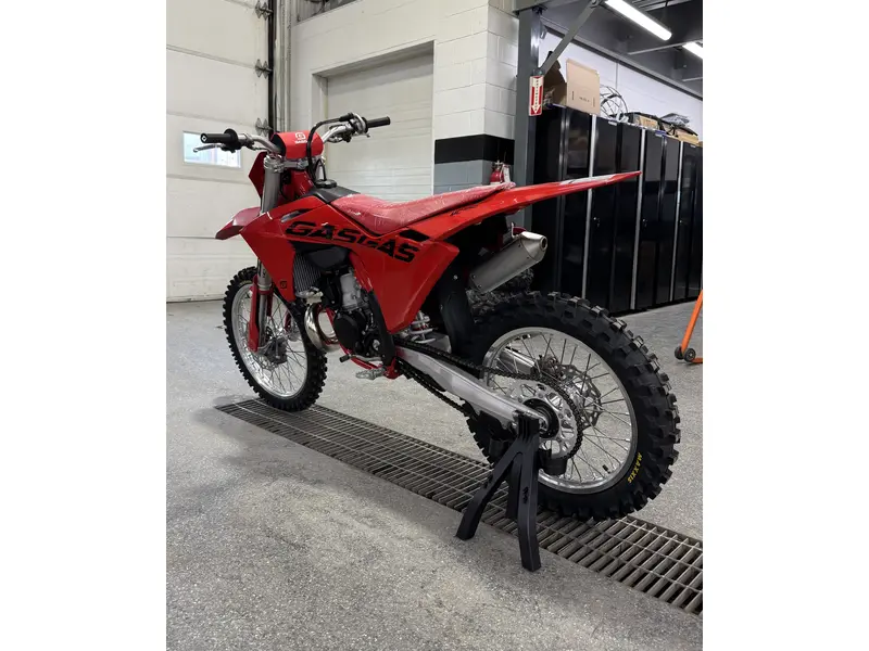 2025 GASGAS MC 250 thumbnail 4