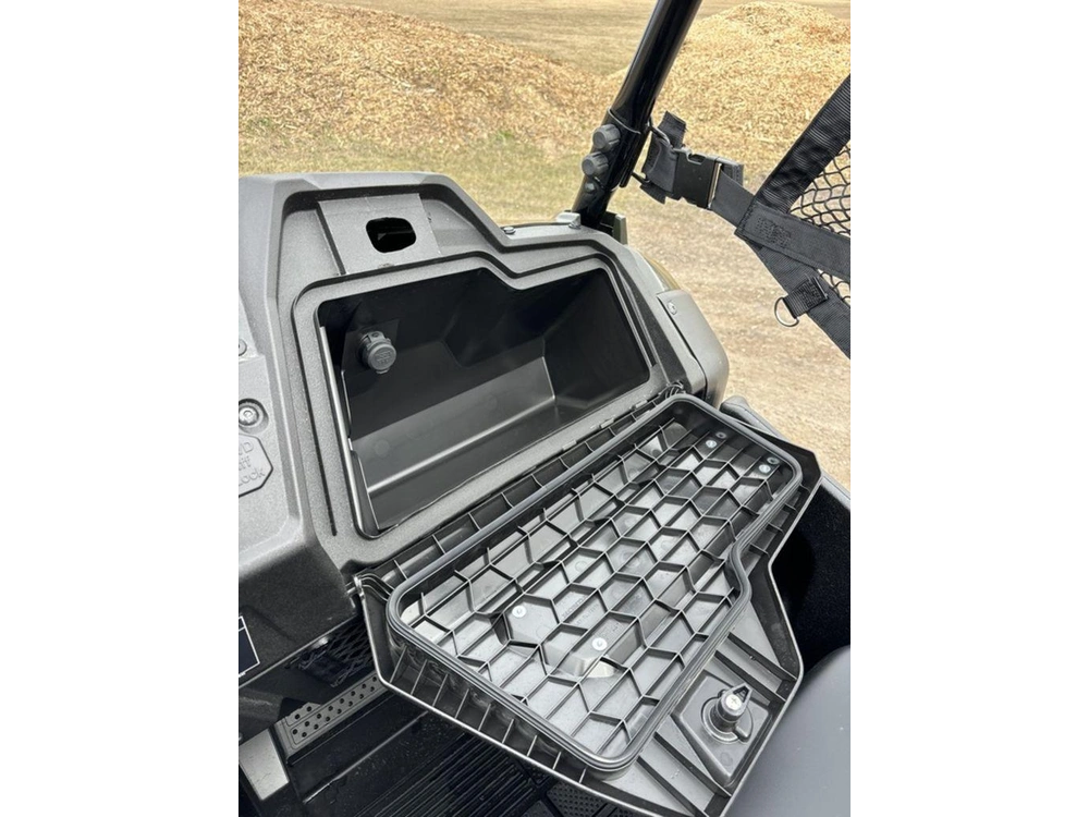 2026 Honda Pioneer 700-2p Dlx alt