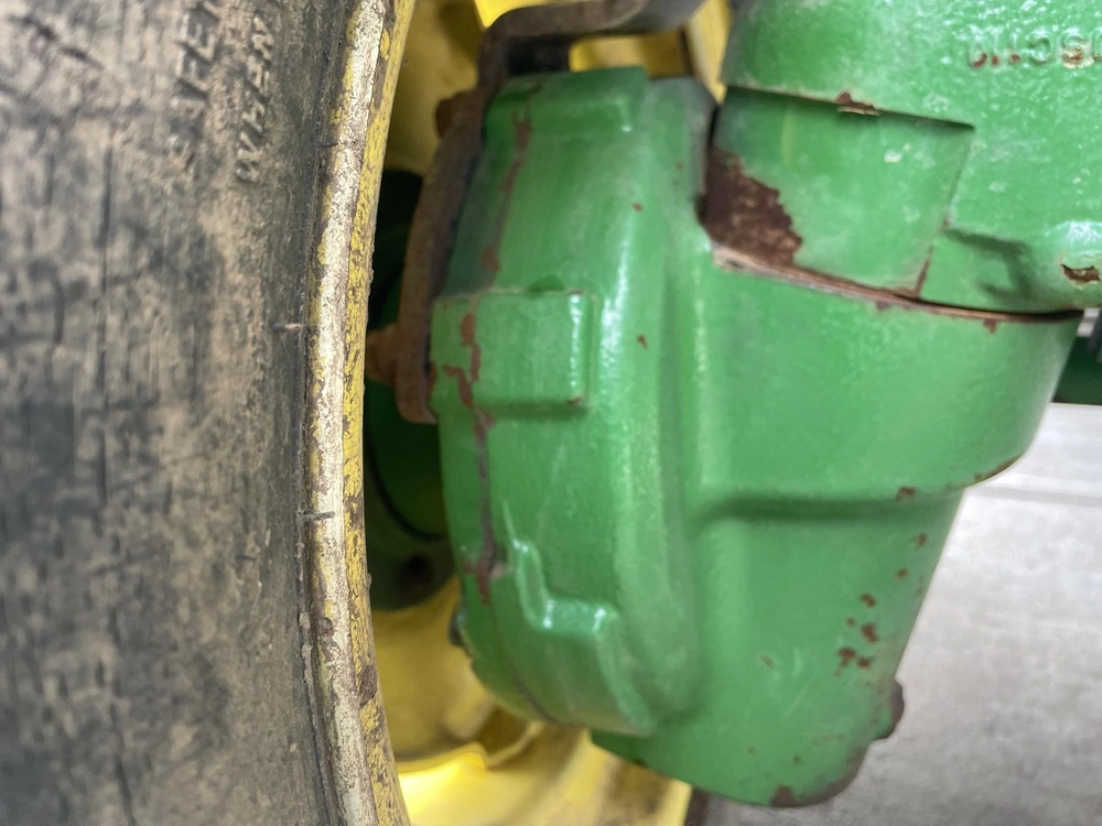2022 John Deere 3039r alt