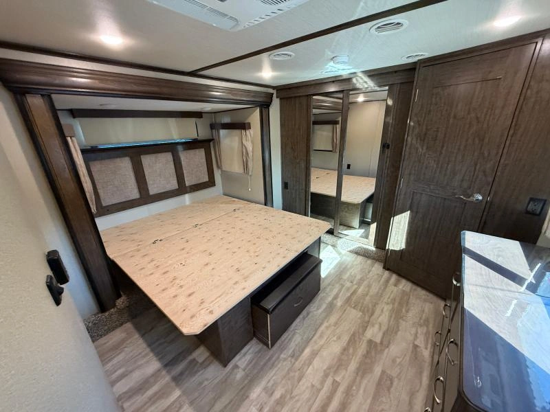 Grand Design Solitude 310gk 2019 alt