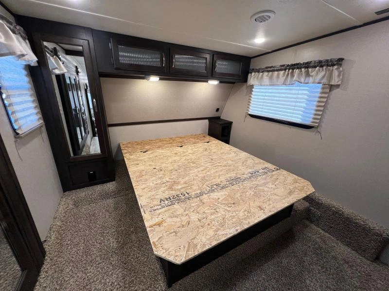 Shasta Phoenix 25mk 2019 alt