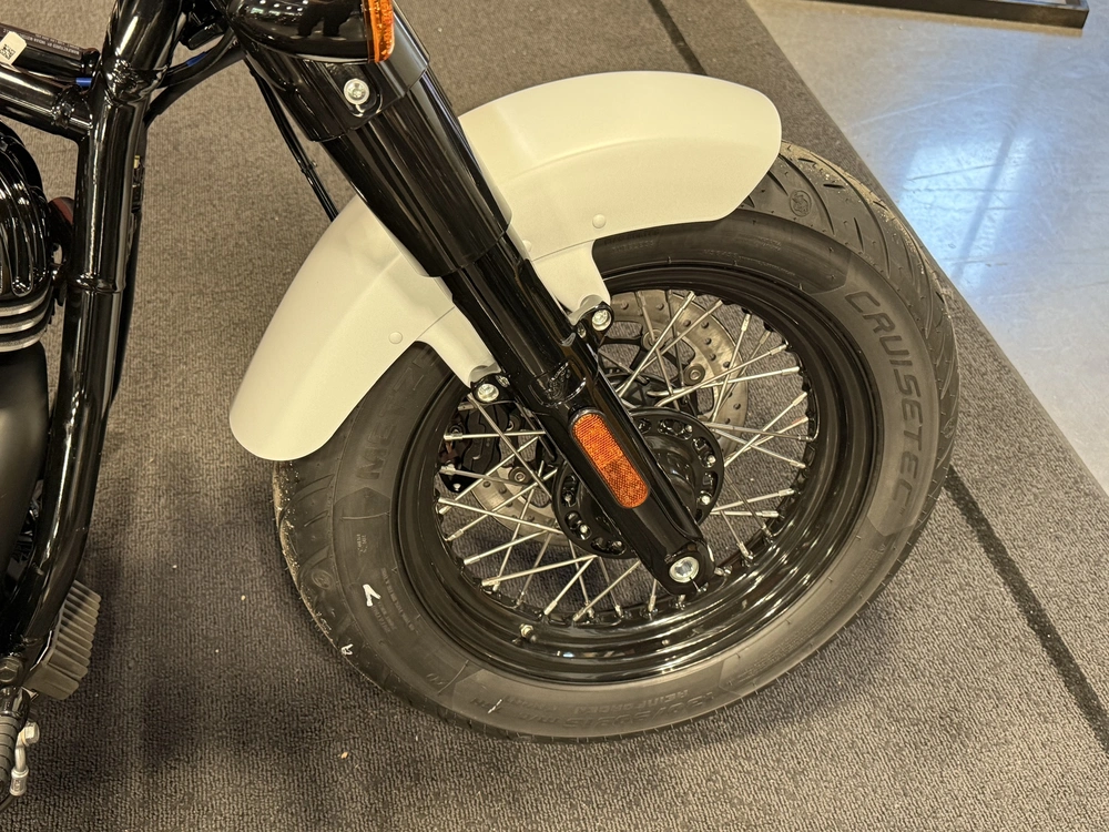 2026 Indian Motorcycle Chief Bobber Dark Horse alt