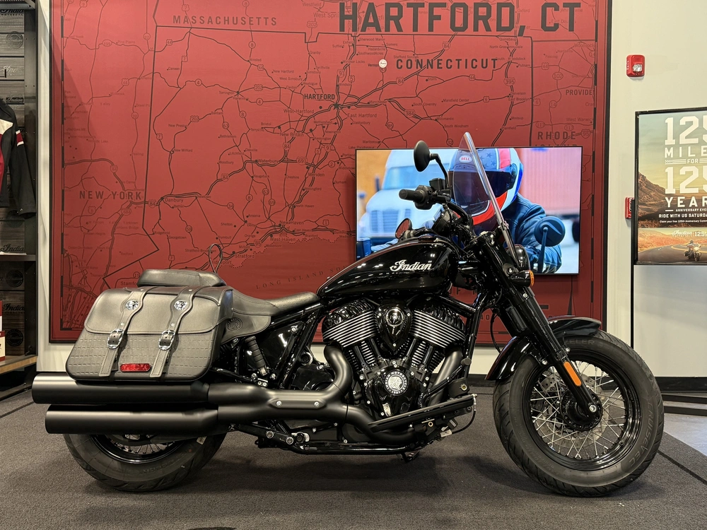 2025 Indian Motorcycle Super Chief Dark Horse, Black Metallic, 49s alt