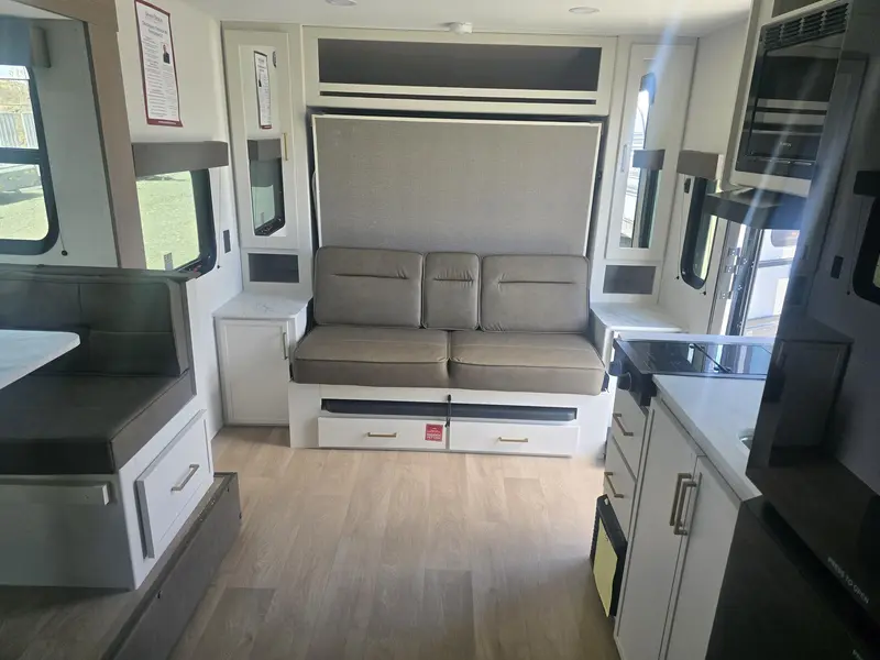 2026 Grand Design Transcend 161bh thumbnail 6