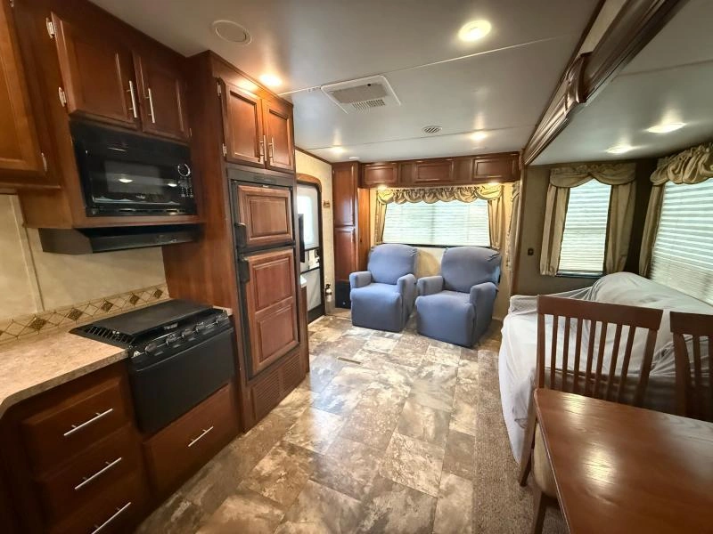 2015 Gulfstream Canyon Trail 27frld alt