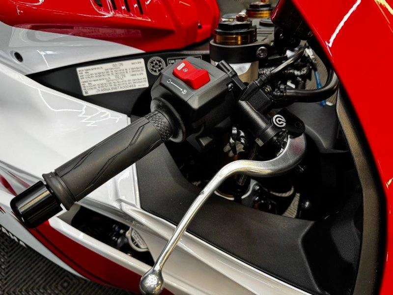 Yamaha Yzf-r9 70e Anniversaire 2026 alt