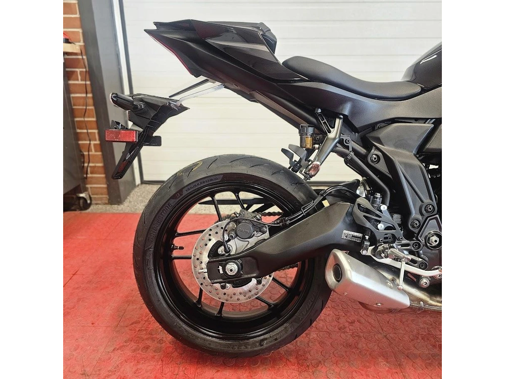 2026 Yamaha Yzf R7 alt