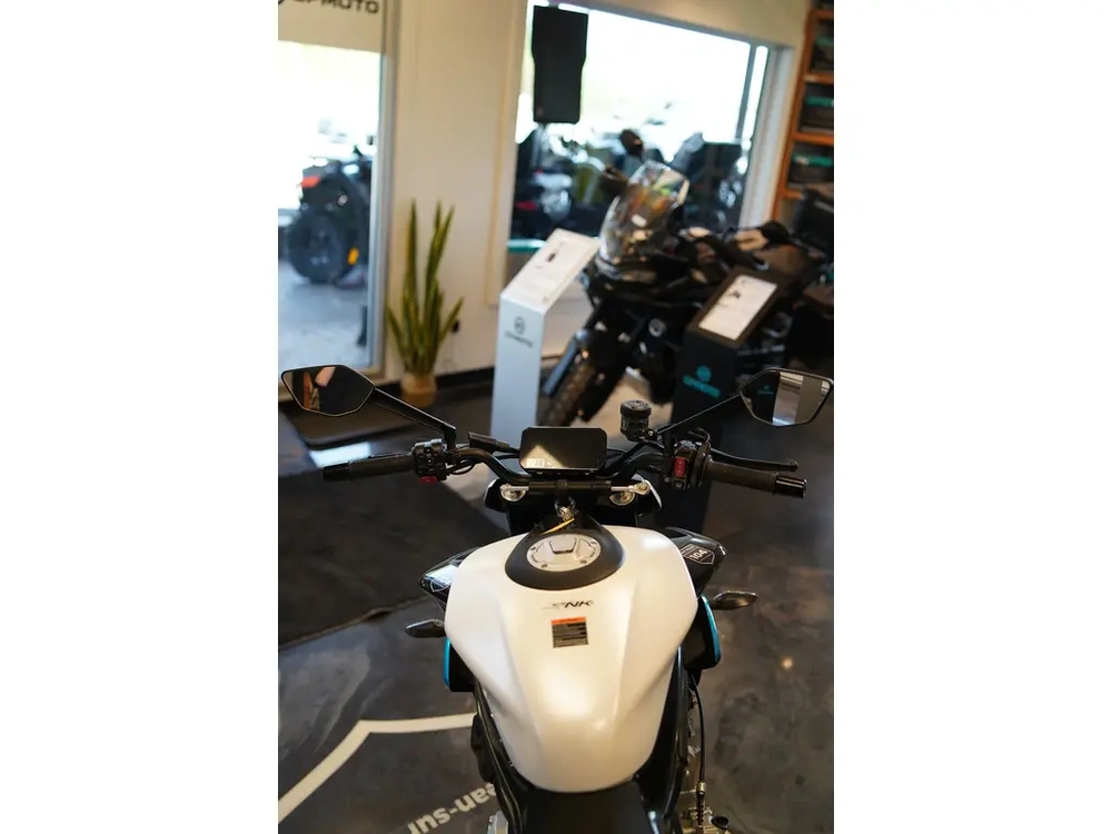 Cfmoto 675 Nk 2026 alt