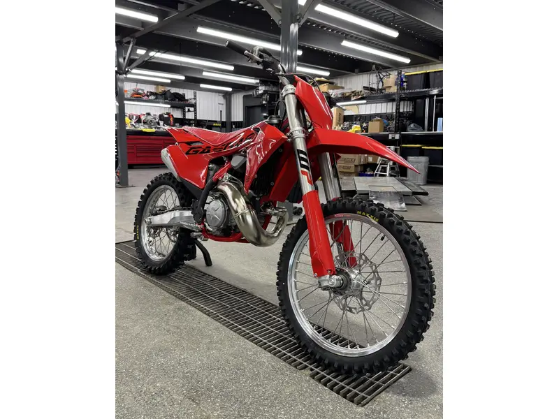 2025 GASGAS MC 250 thumbnail 8
