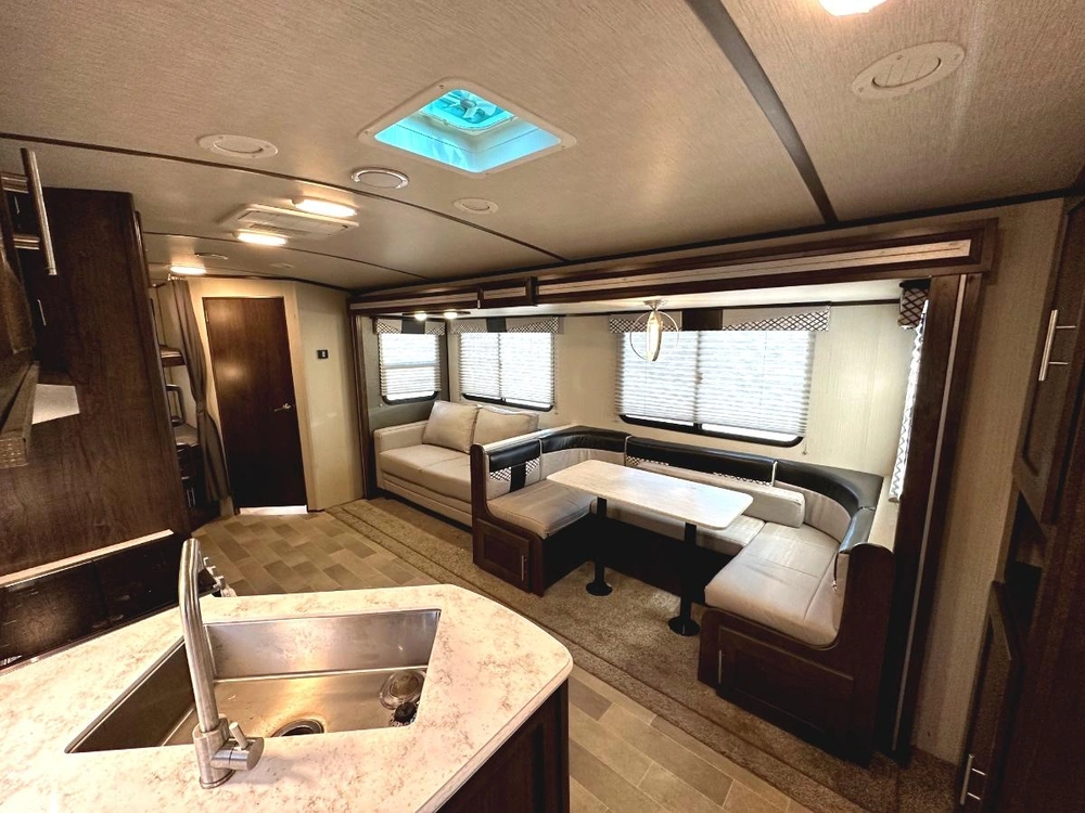 2020 Cruiser Rv Embrace El275 alt