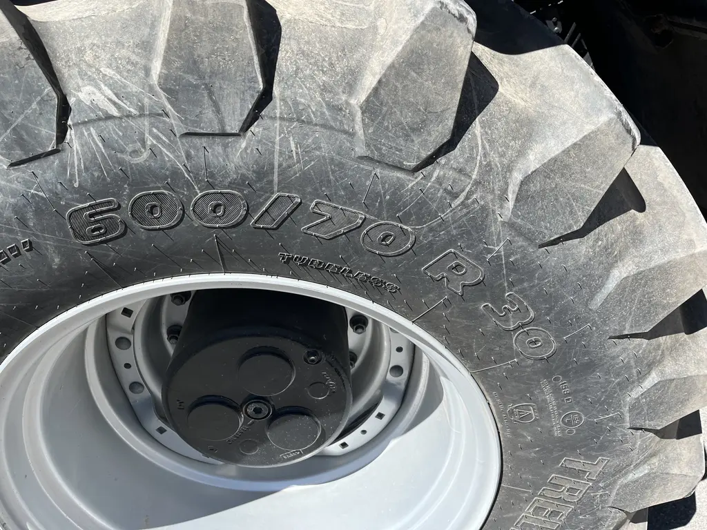 2024 Case IH Optum 300 CVX