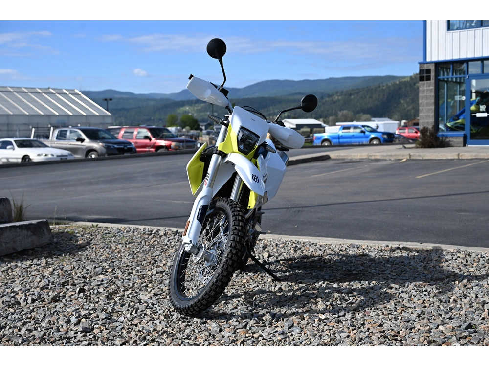 2027 Husqvarna 701 Enduro alt