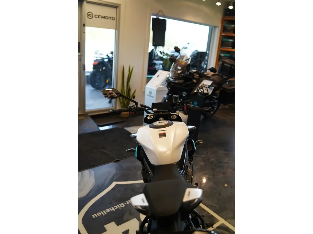 Cfmoto 675 Nk 2026 alt