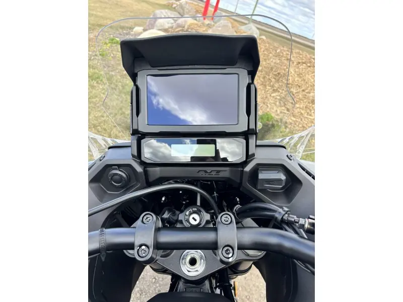 2026 Honda NT1100 thumbnail 10