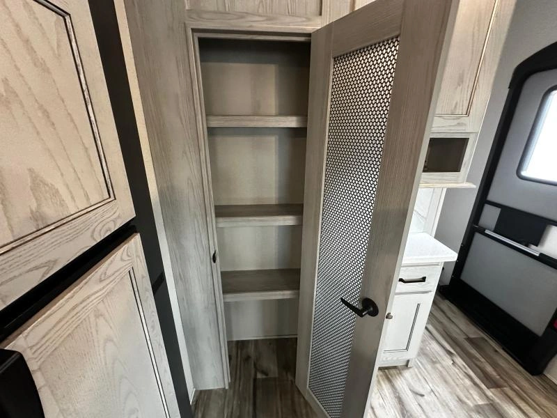 Keystone Rv Montana 295rl 2023 alt