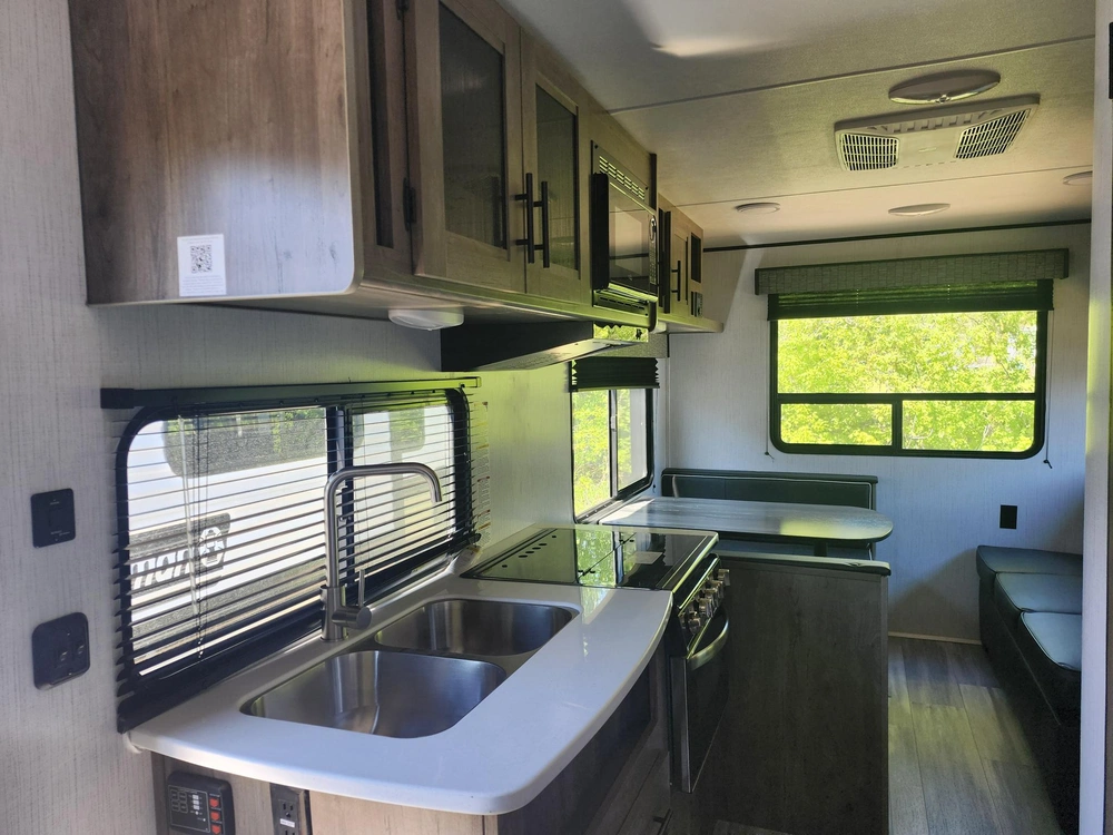 Heartland Rv Pioneer 210 Rd 2022 alt