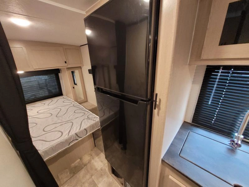 Coachmen Apex 213rds 2023 alt