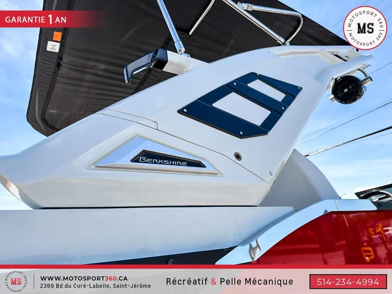 2026 Berkshire 25UL DC STS 300 HP VERADO ! LE PLUS BEAU PONTON AU QUÉBEC ! thumbnail 12