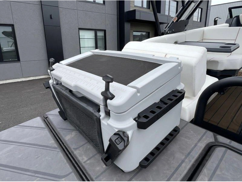Manitou 24 Explore Navigator Stealthde 2025 alt