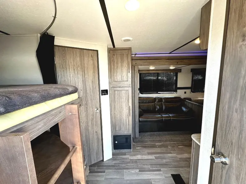 2020 Crossroads RV 280BH ZINGER thumbnail 11