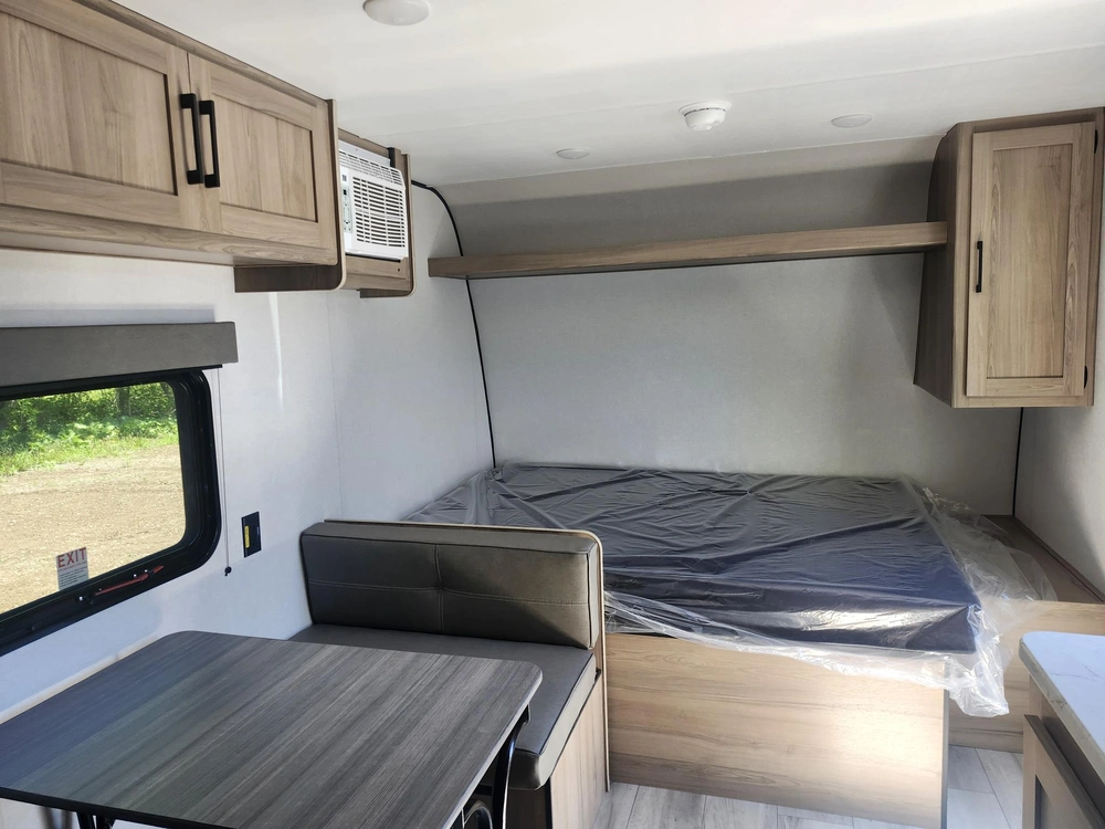 Keystone Rv Coleman 17 B 2025 alt