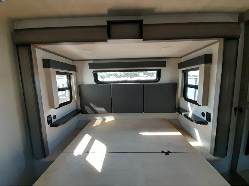 Keystone Rv Montana 3855br 2021 alt