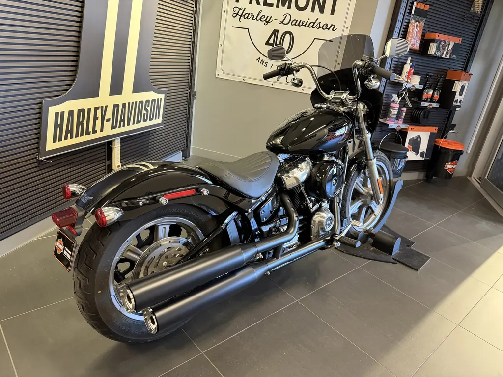 Harley-Davidson Softail Standard FXSTFXST 2023