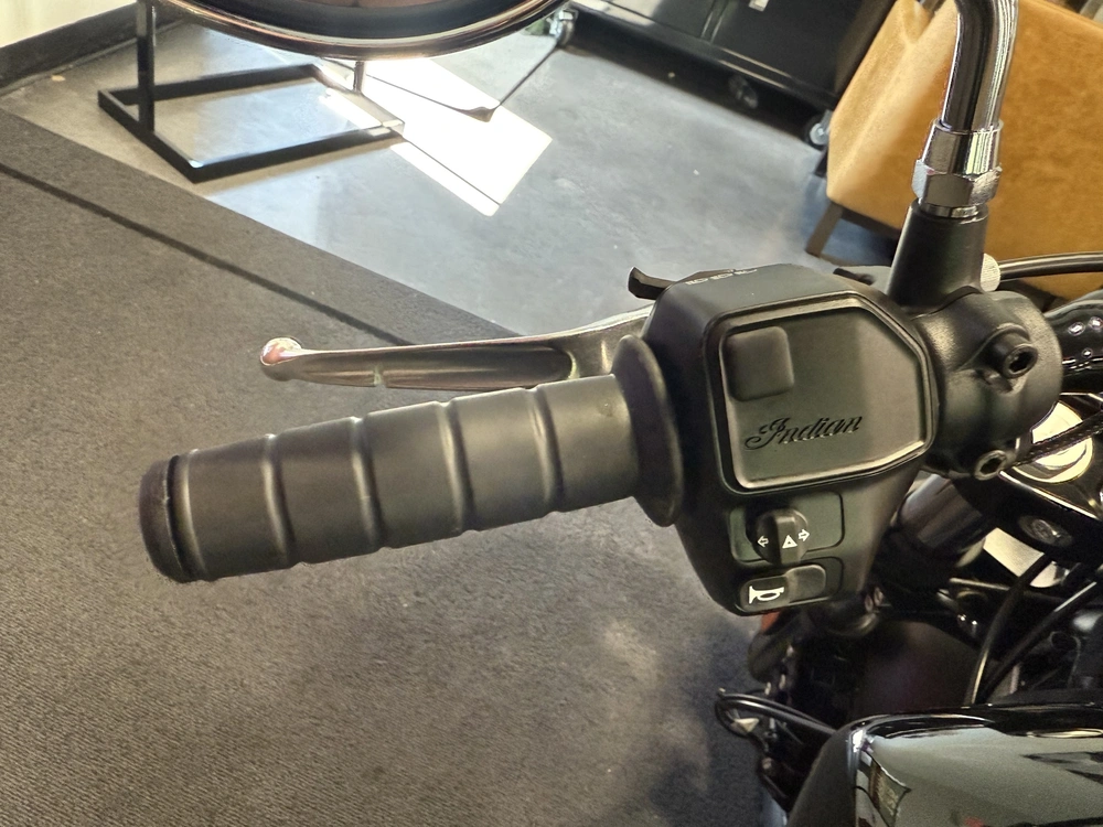 2026 Indian Motorcycle Scout Sixty Bobber alt