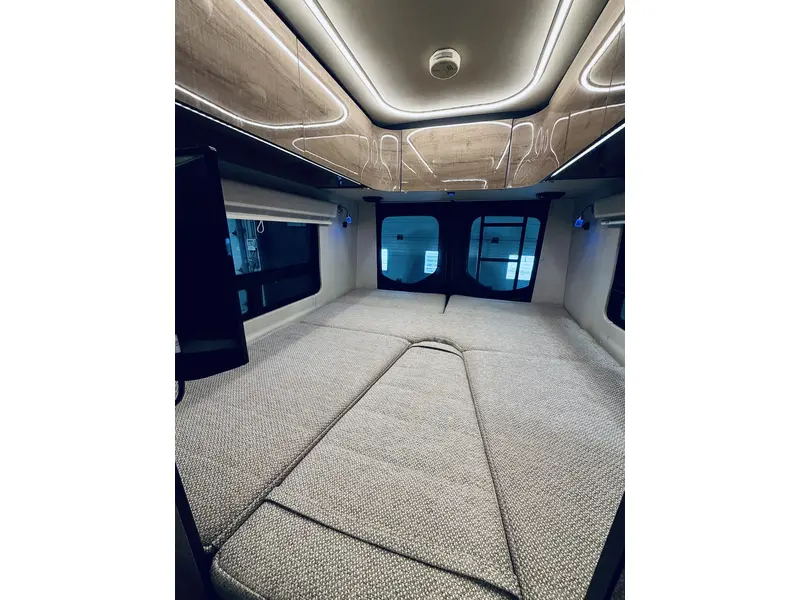 2023 Winnebago ERA 70A thumbnail 8