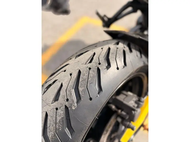 2016 Yamaha FZ09 thumbnail 9